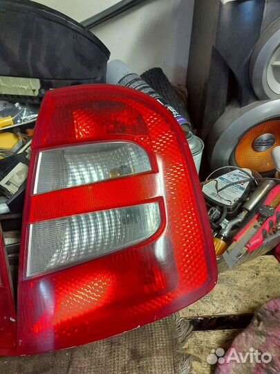 Фонарь задний левый правый Skoda Fabia 1
