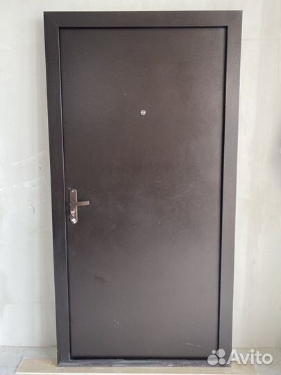 Дверь входная металлическая