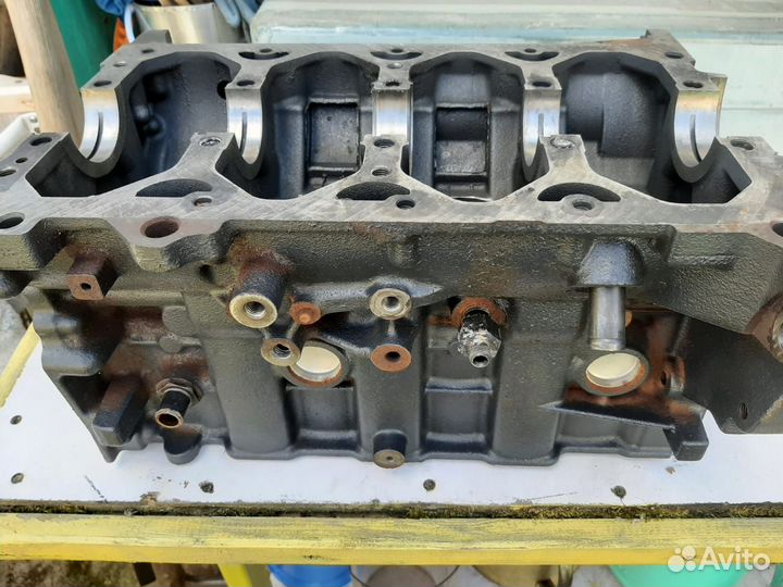 Блок двигателя D4EA