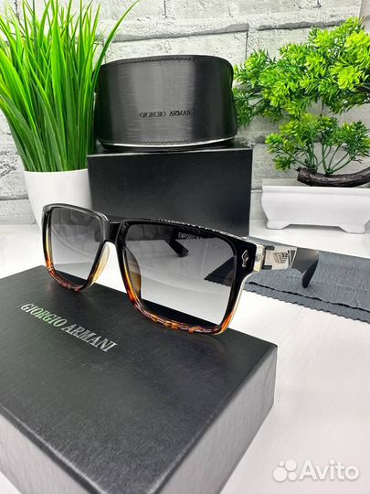 Солнцезащитные очки мужские Giorgio Armani