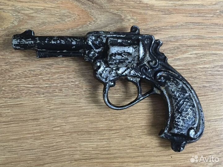 Пистолеты советские (игрушки)