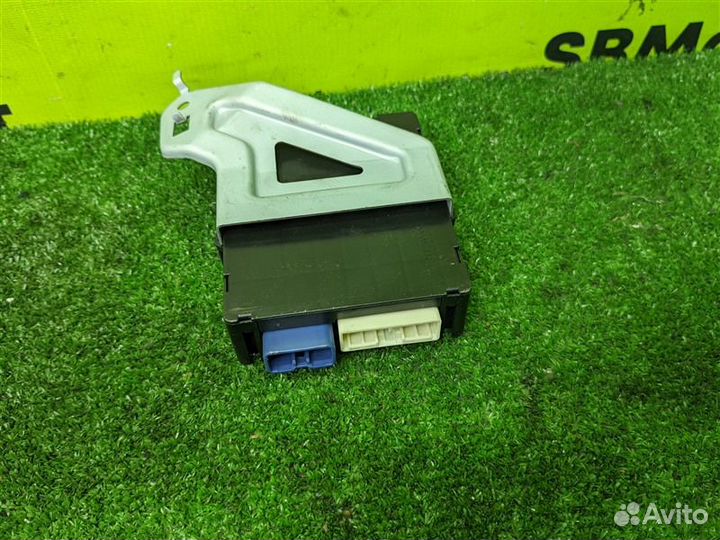 Блок управления бортовой сети Lexus Lx570 URJ201