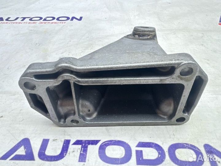 Кронштейн двигателя левый Mercedes E-Class W211