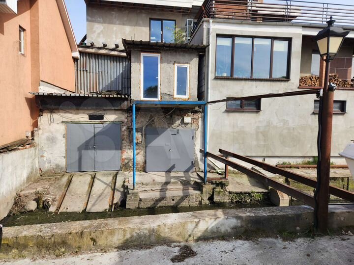 Гараж, > 30 м²