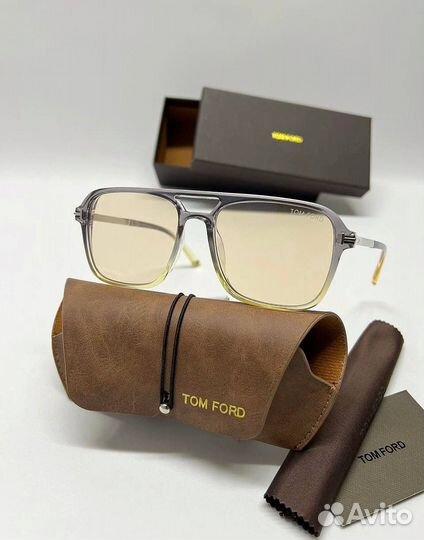 Солнцезащитные очки Tom Ford