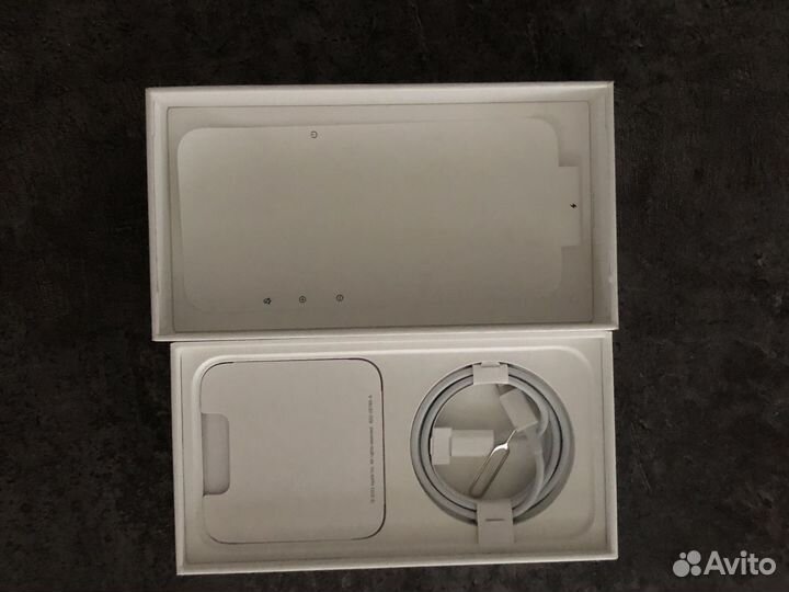 Коробка от iPhone 14