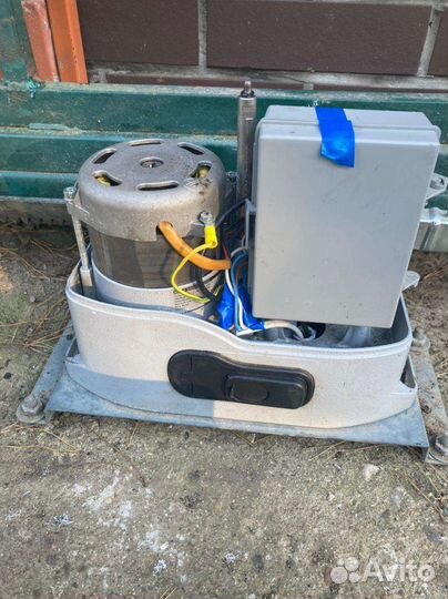 Ремонт рольставни, автоматических ворот,шлагбаумов