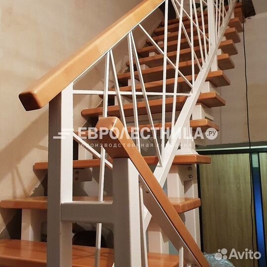 Лестница на металлокаркасе