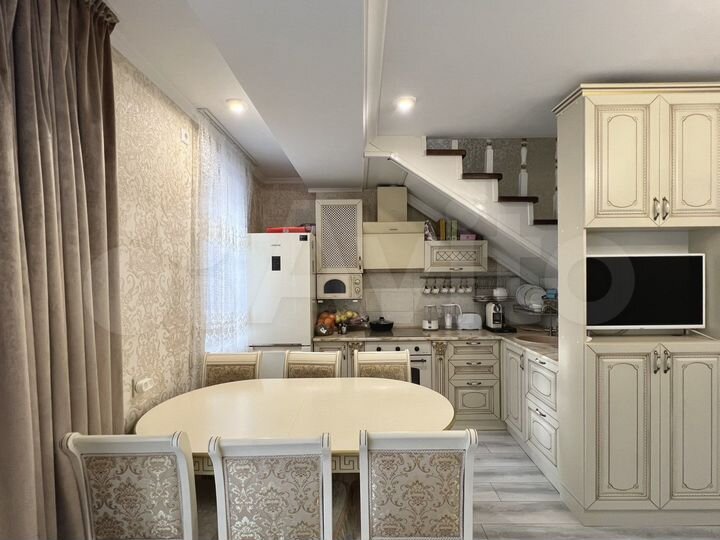 2-к. квартира, 82 м², 1/6 эт.