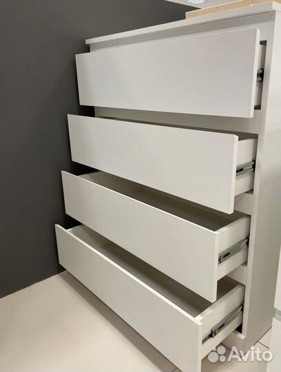 Комод белый 4 ящика