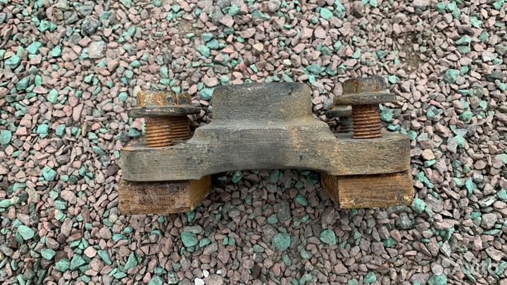 Кронштейн буксировочного крюка Iveco Stralis