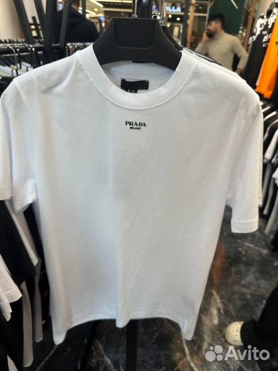 Футболка prada