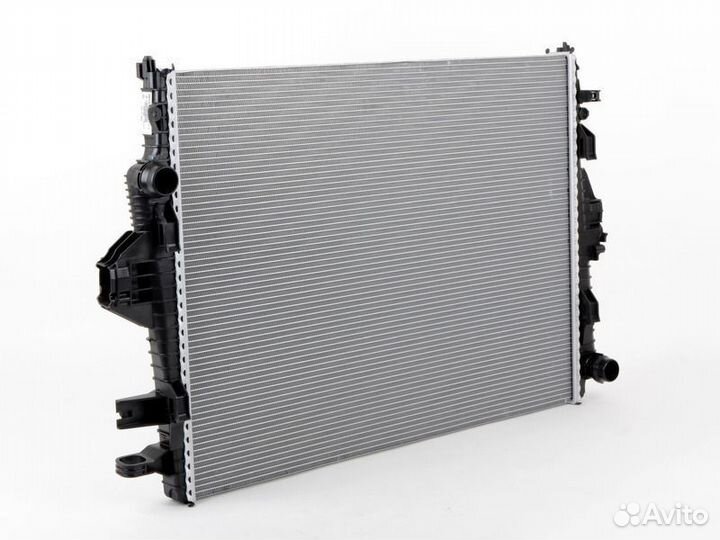 Радиатор охлаждения Volksvagen Touareg Tiguan
