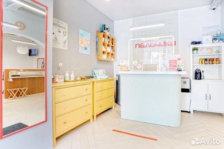 Мастер бровист