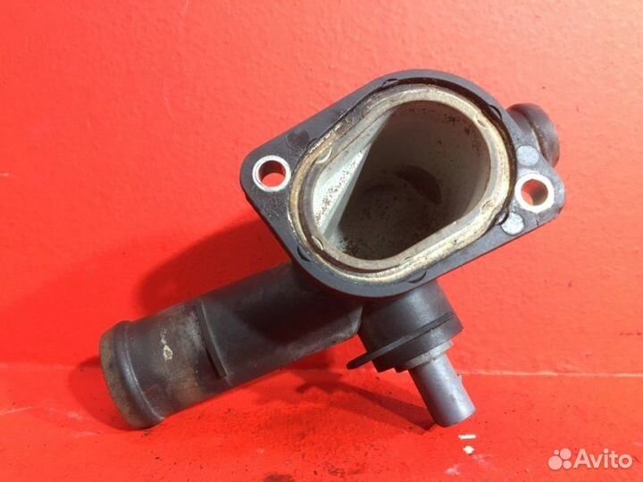 Фланец системы охлаждения Volkswagen Touran 1T3