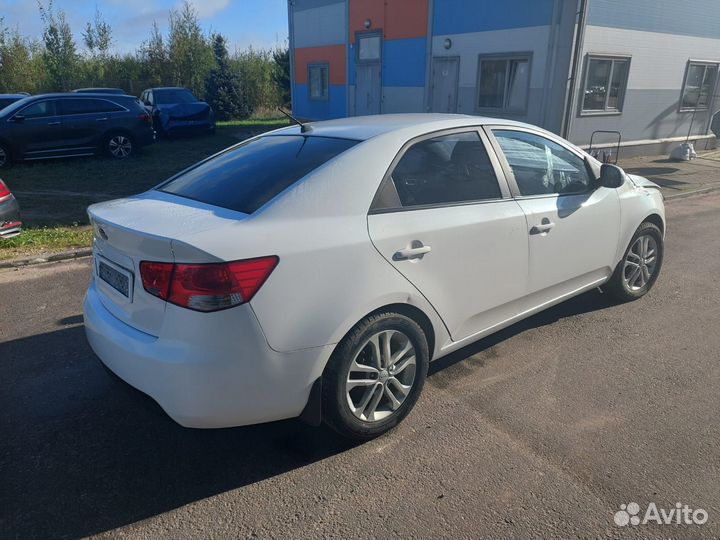 Kia Cerato 1.6 МТ, 2010, битый, 98 486 км