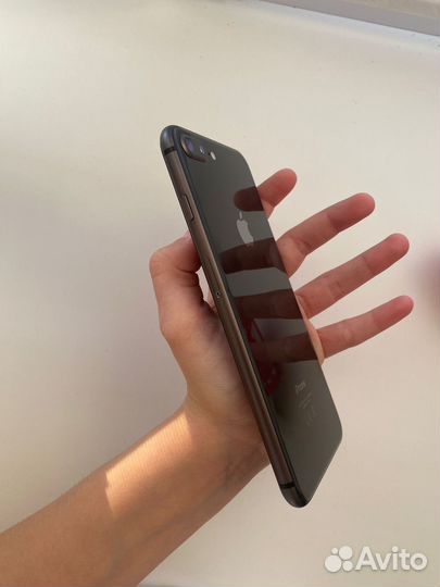 iPhone 8 Plus, 64 ГБ
