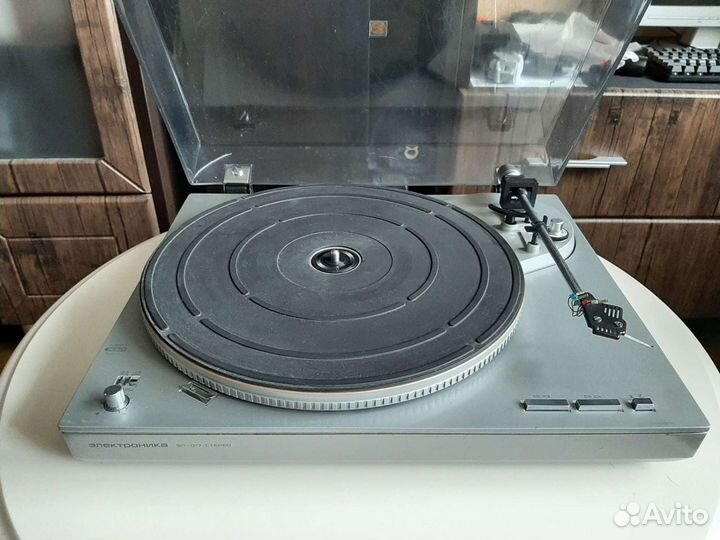 Проигрыватель винила электроника 017