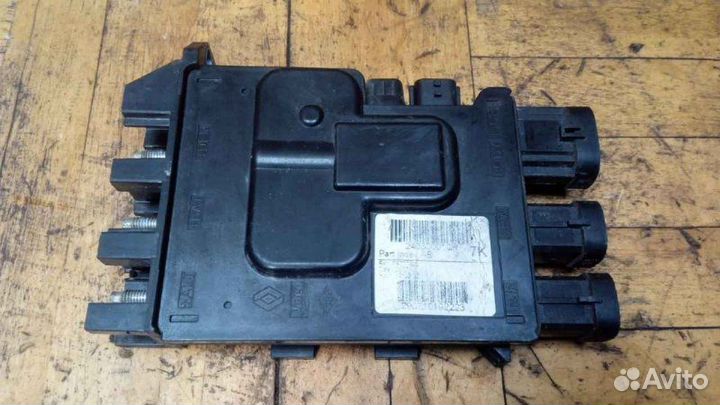 Блок отключения аккумулятора Renault Megane 3 1.6