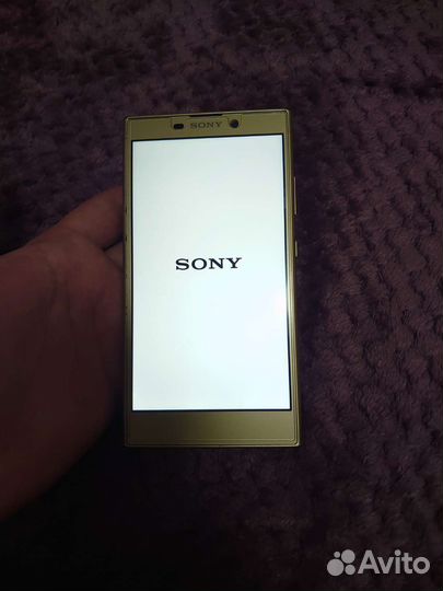 Телефон Sony xperia L2