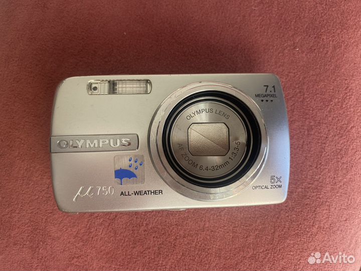 Компактный фотоаппарат