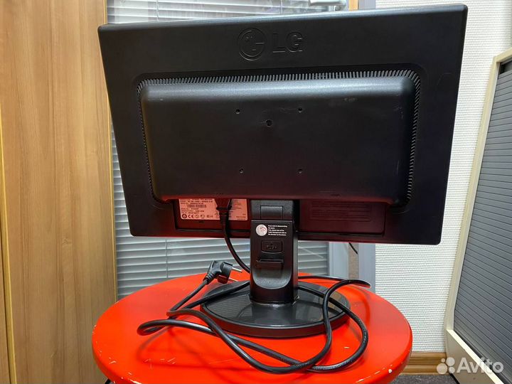Монитор для компьютера LG