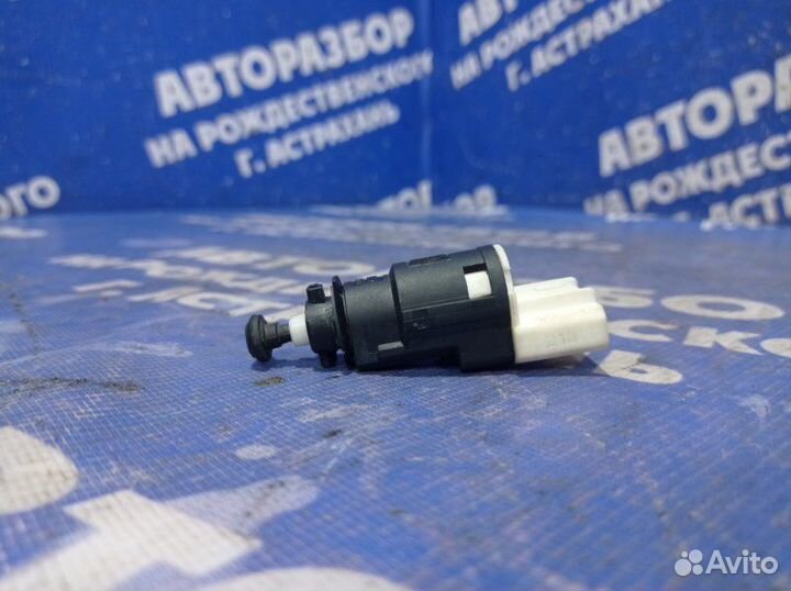 Датчик педали тормоза Renault Logan 1 седан 2013