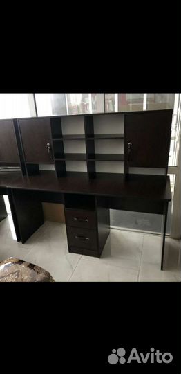 Письменный стол