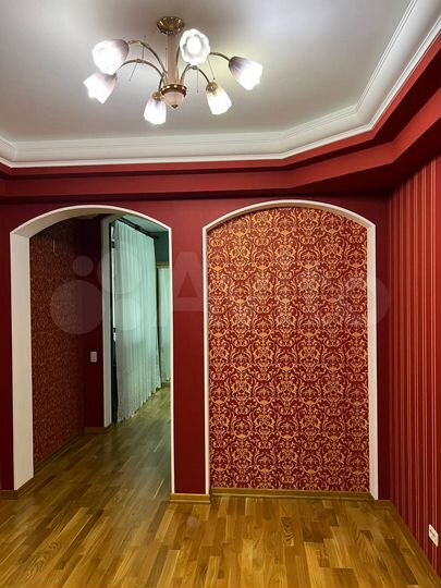 2-к. квартира, 92 м², 2/4 эт.