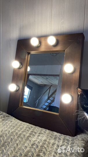 Зеркало с лампочками