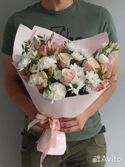 Нежный сборный букет