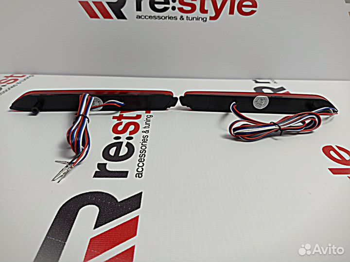 Фонари в задний бампер Toyota / Lexus Бегающий пов