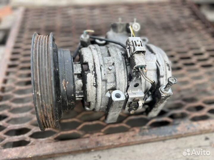 Компрессор кондиционера toyota Carina ST215