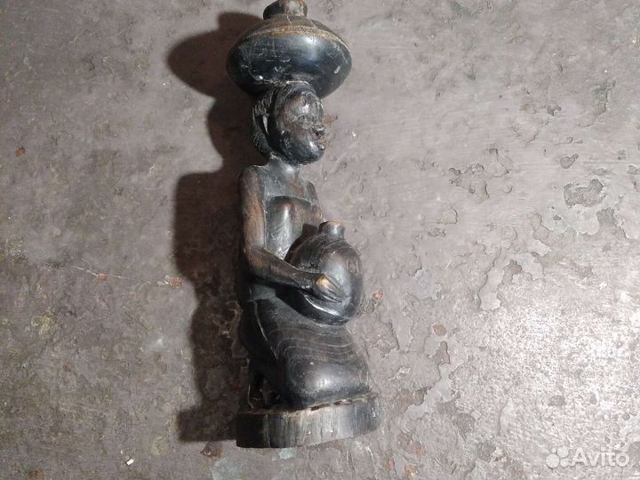 Статуэтка из дерева