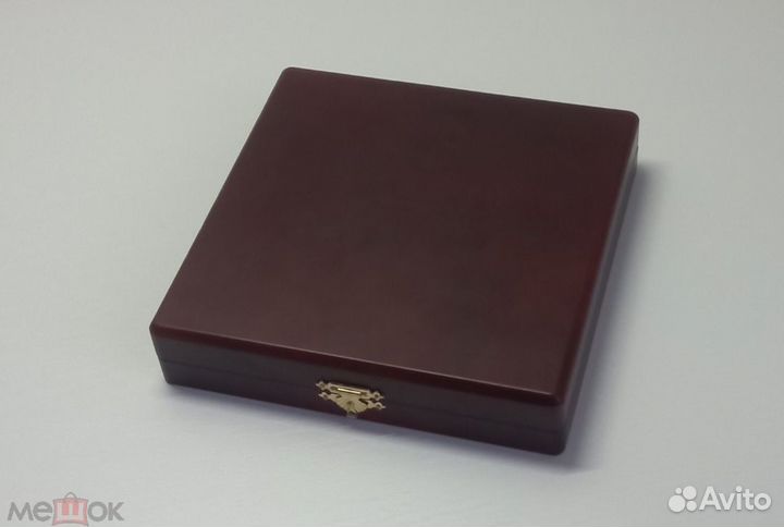 Футляр бокс для 5 монет Красное дерево