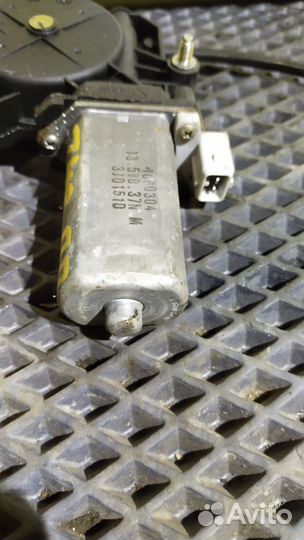 Стеклоподъемник передний правый Samand Iran Khodro