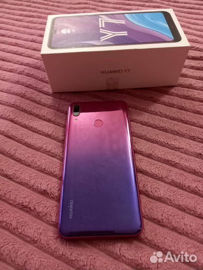 Телефон huawei Y72019