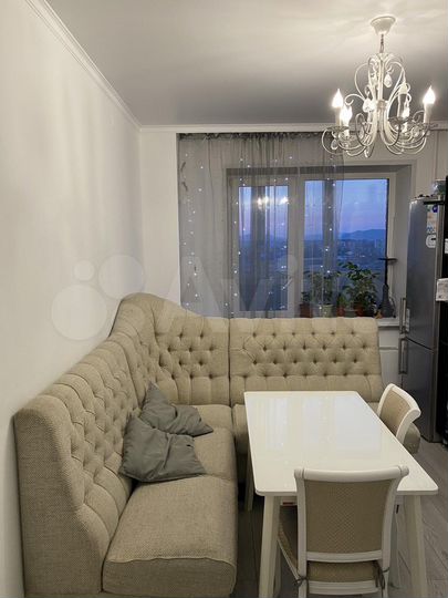 2-к. квартира, 73 м², 11/12 эт.