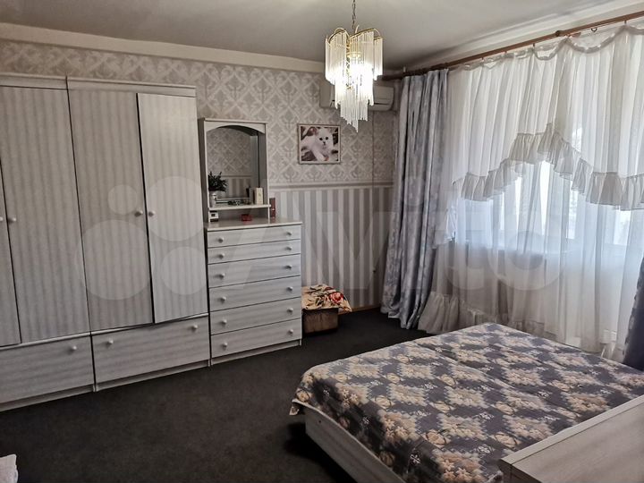 Дом 292,2 м² на участке 12,9 сот.