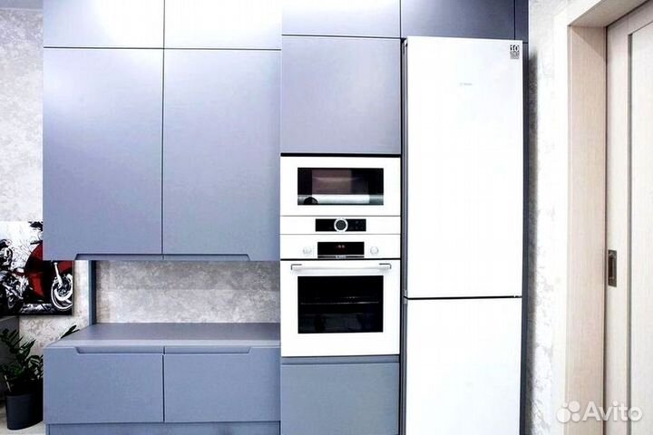 Кухонный гарнитур в современном стиле на заказ в М