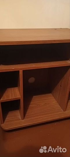 Продам тумбочку 60х60х40