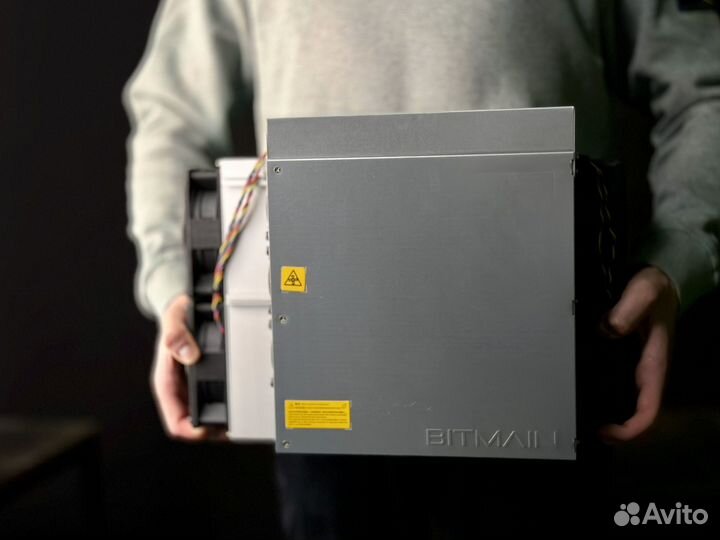 Новый AntMiner L9 16G в наличии (Реальные фото)
