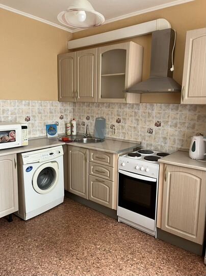 1-к. квартира, 42 м², 1/10 эт.