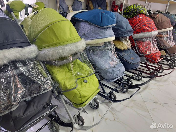 Санки новые на бульваре