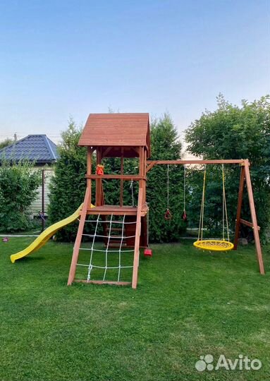 Детская игровая площадка с установкой