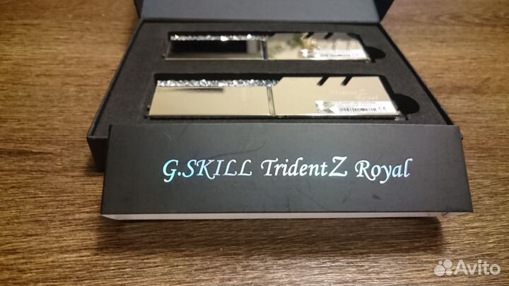 Новая озу 32gbDDR4 4000mhz g.skill TridentZ royal