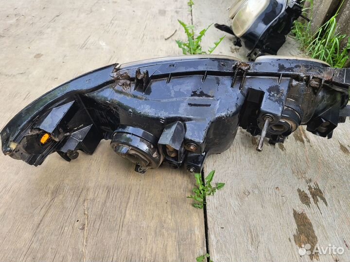 Фары на toyota estima lucida