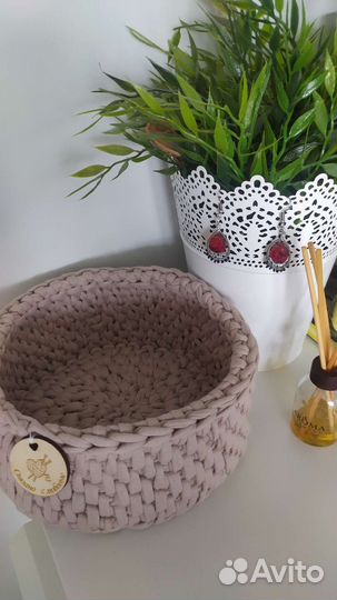 Вязаная корзинка