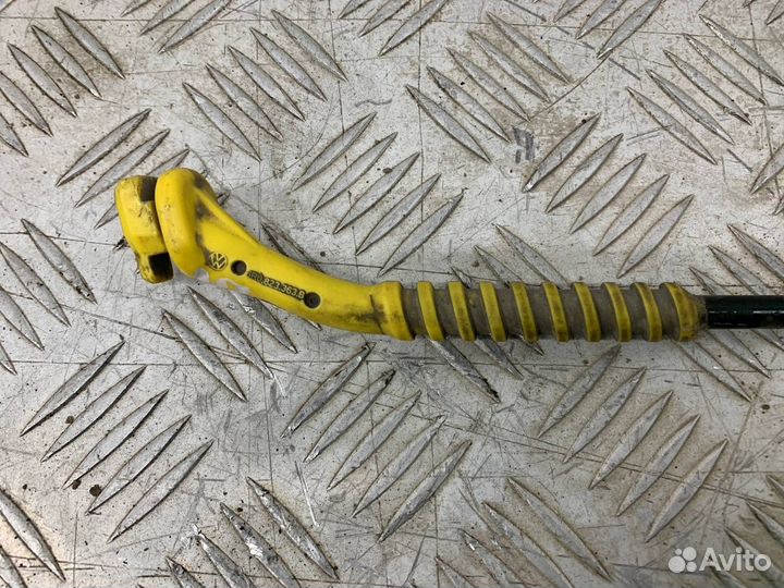 Б/У Держатель капота Volkswagen Polo 612 седан