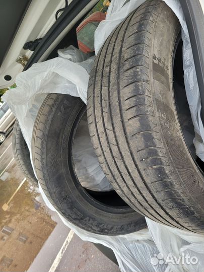 Kumho Ecsta HS51 215/55 R17 94V